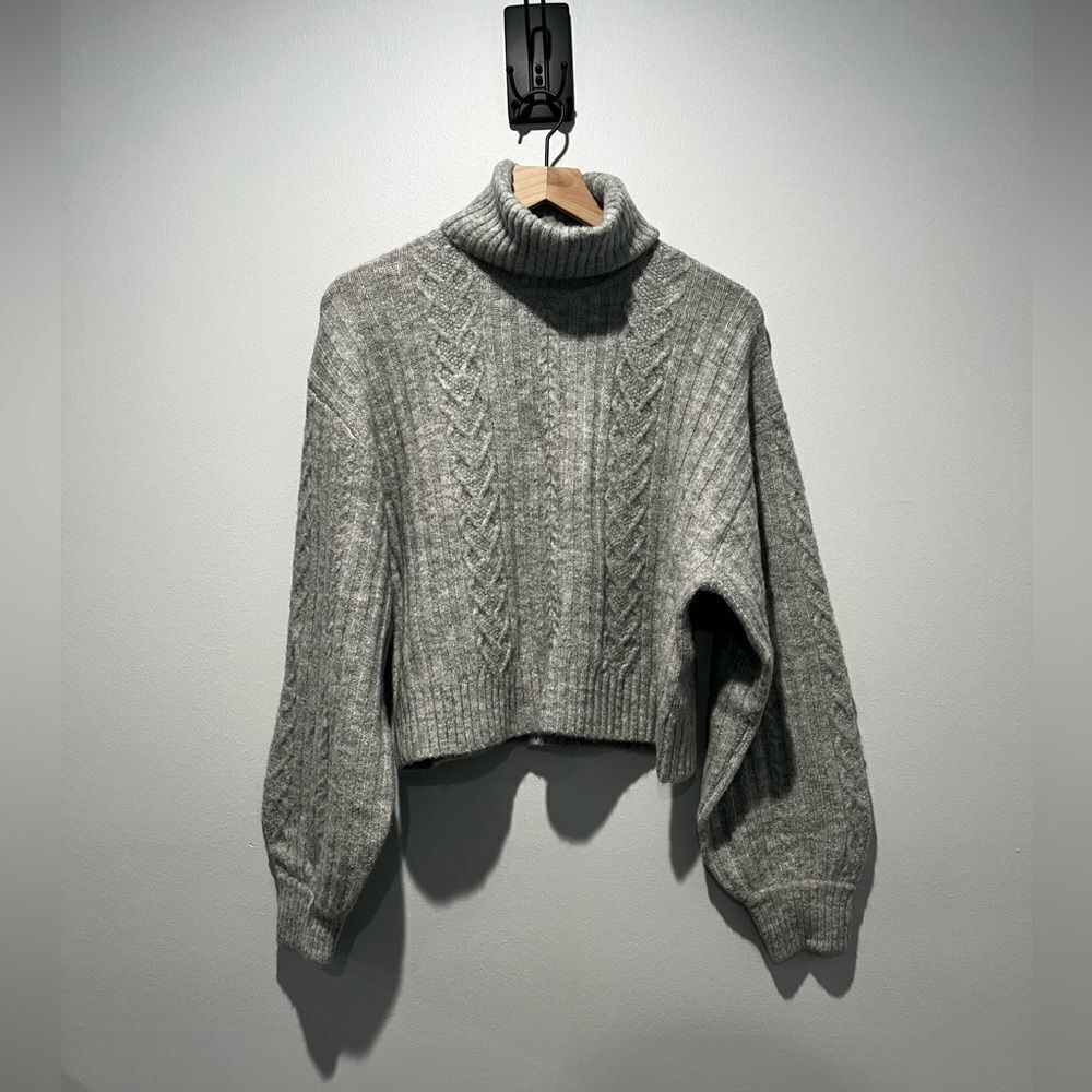 H&M Divided Light Grey Knit Turtleneck Puff Sleeve Sweater S
